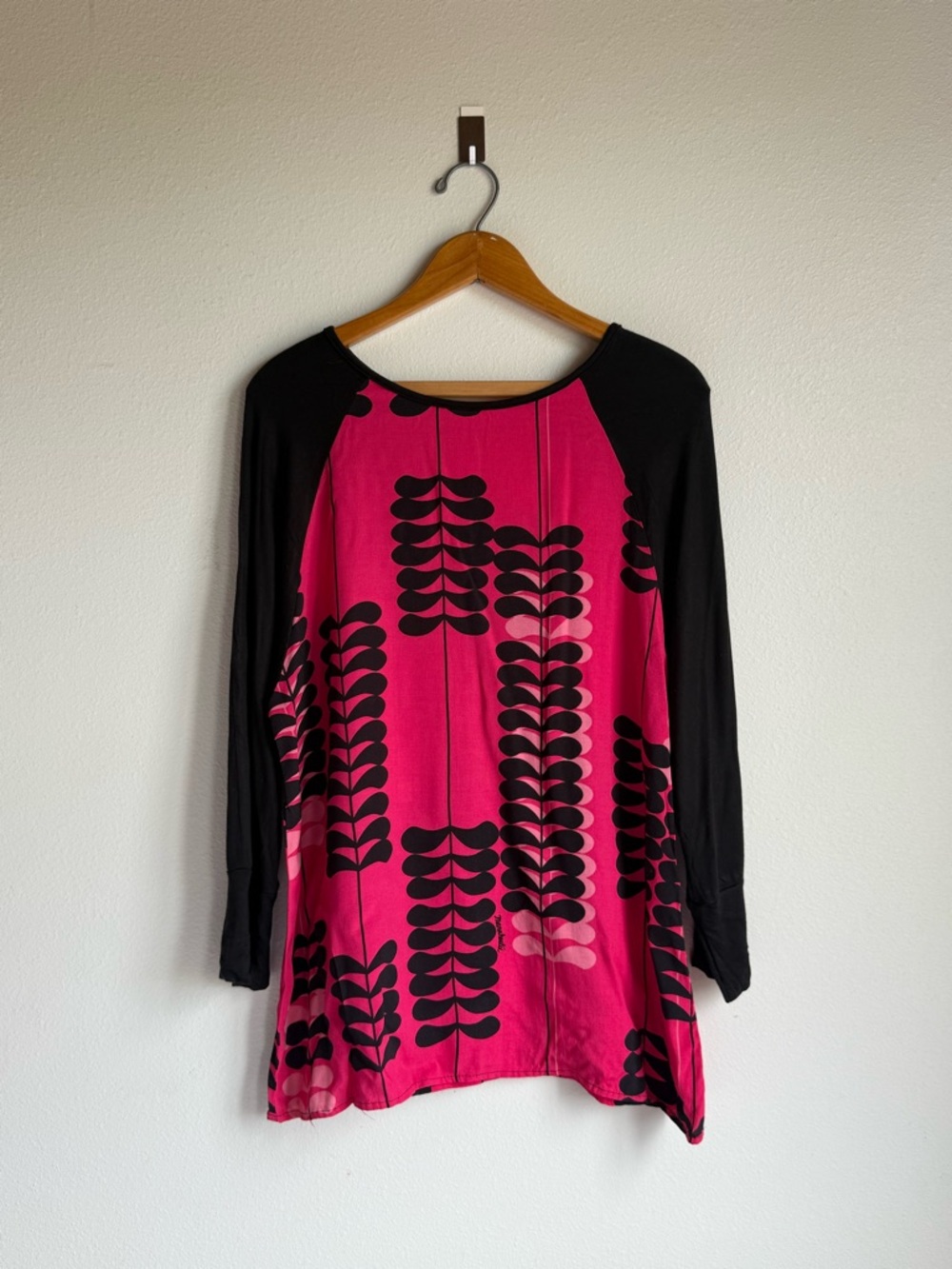 Women's Pink and Black Manuheali'i Patterned Long-Sleeve Top